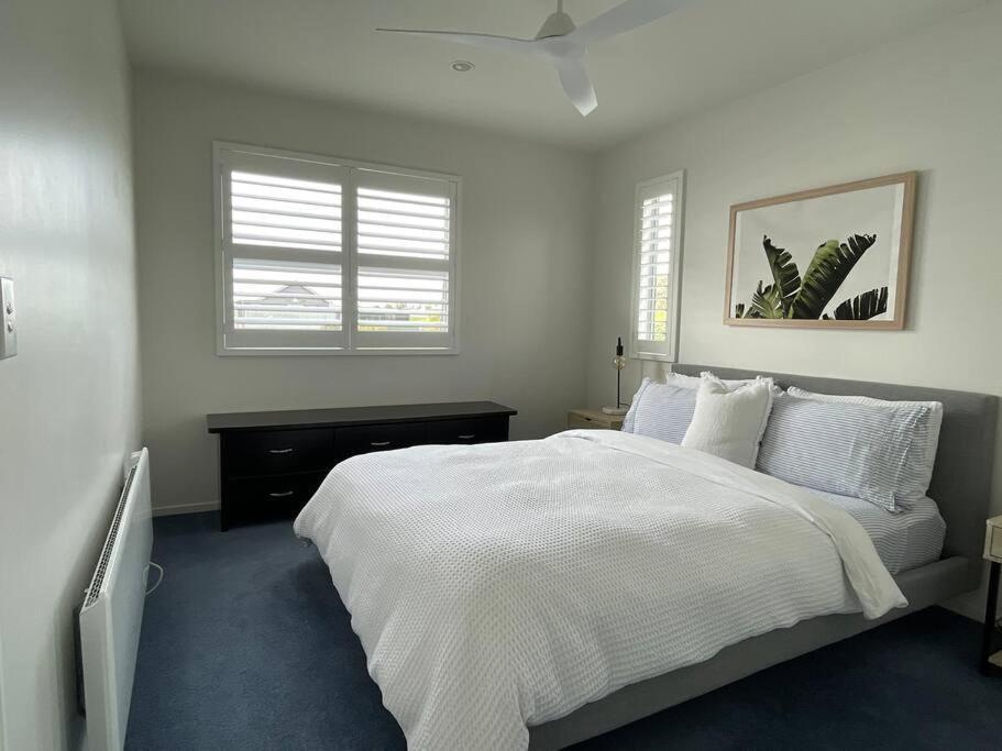 The Blue Beach House Mangawhai Buitenkant foto