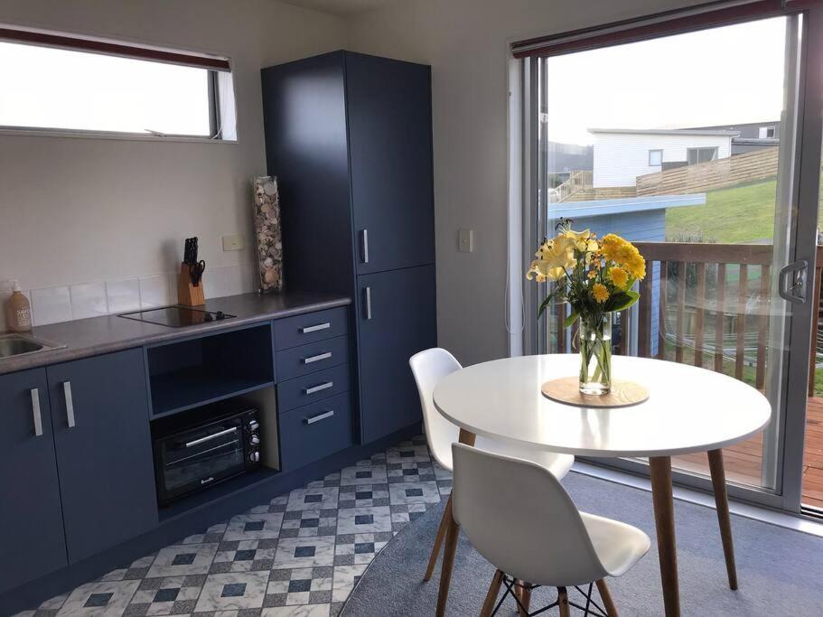 The Blue Beach House Mangawhai Buitenkant foto
