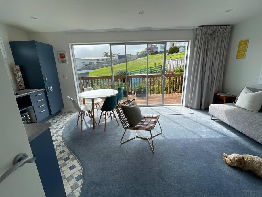 The Blue Beach House Mangawhai Buitenkant foto