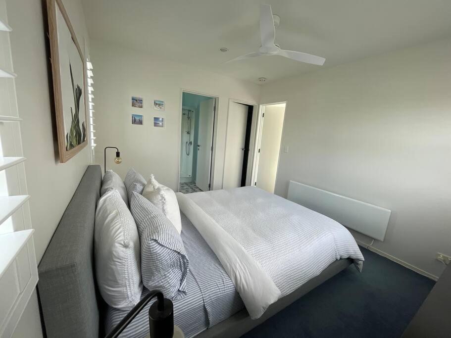 The Blue Beach House Mangawhai Buitenkant foto