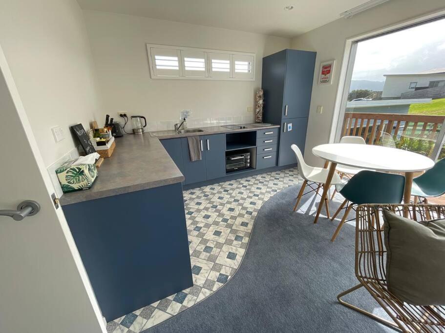 The Blue Beach House Mangawhai Buitenkant foto