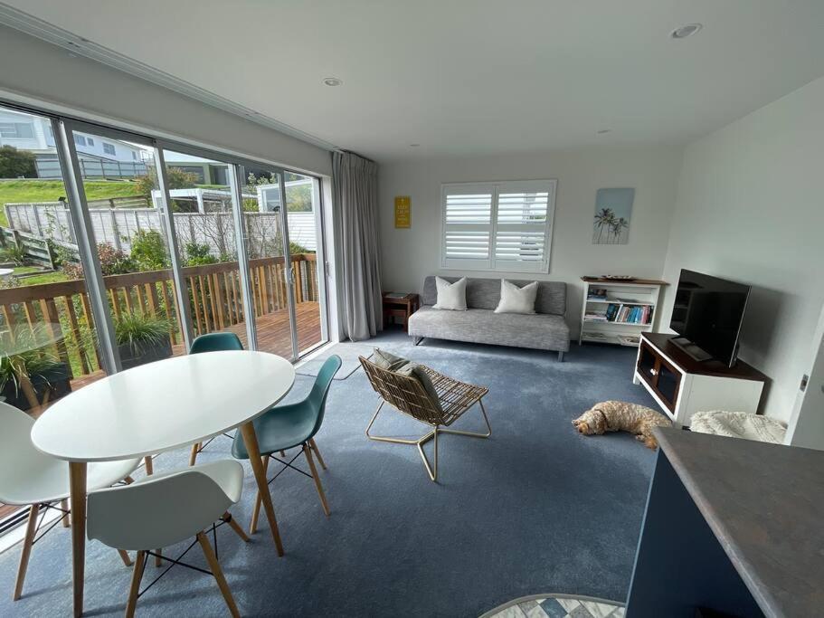 The Blue Beach House Mangawhai Buitenkant foto