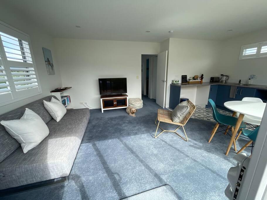 The Blue Beach House Mangawhai Buitenkant foto